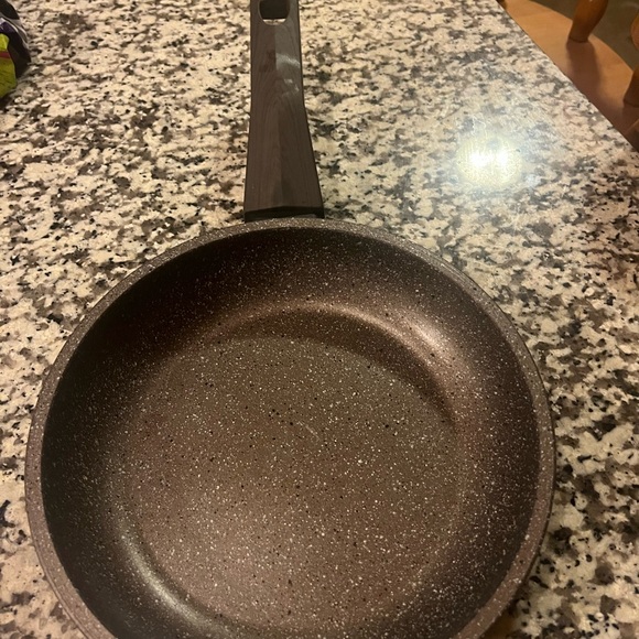 Mopita 8 in skillet - Picture 2 of 3
